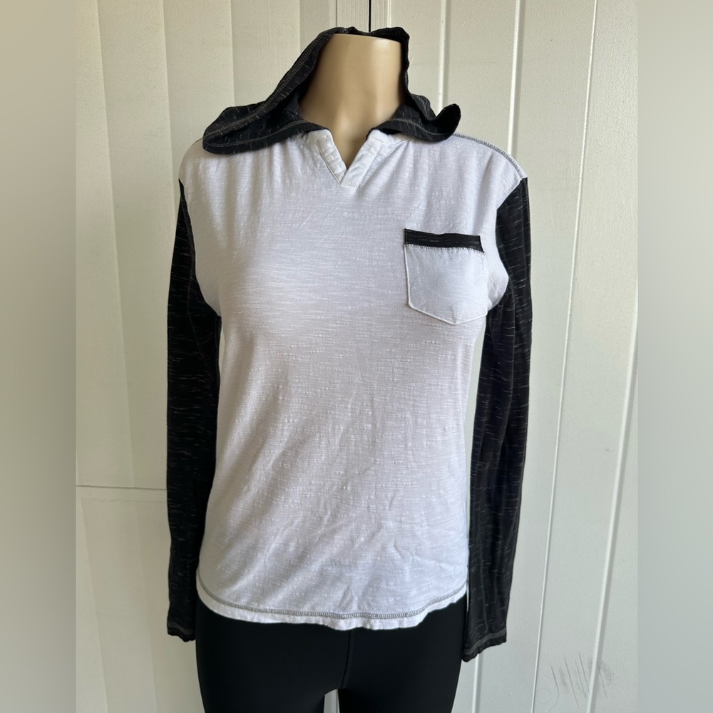 Broken Threads Hooded Long Sleeve Teeshirt Size Large 14/16